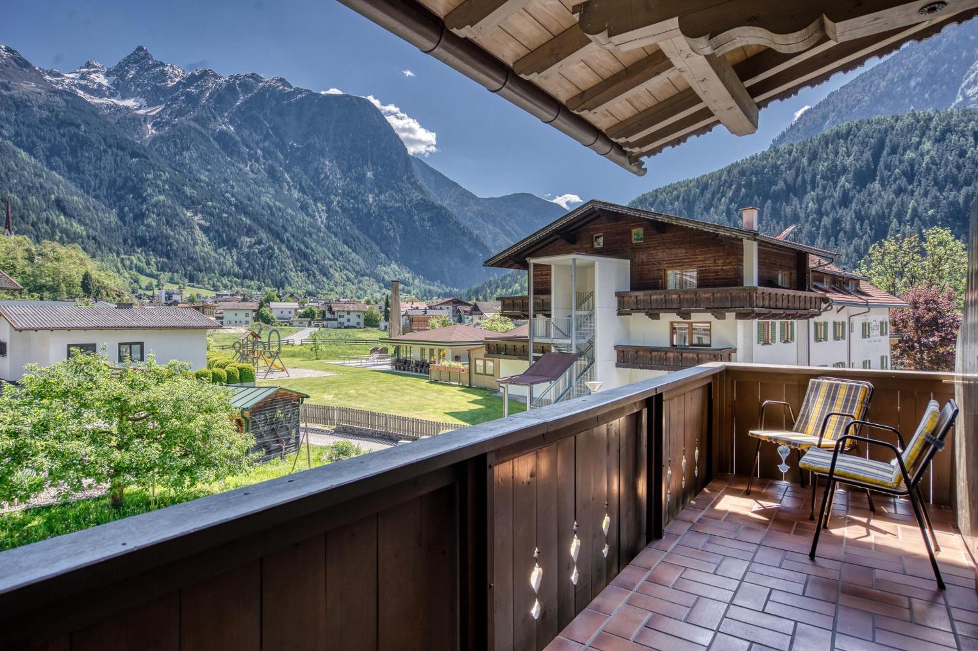 Hotel Jaegerhof Oetz Exterior foto