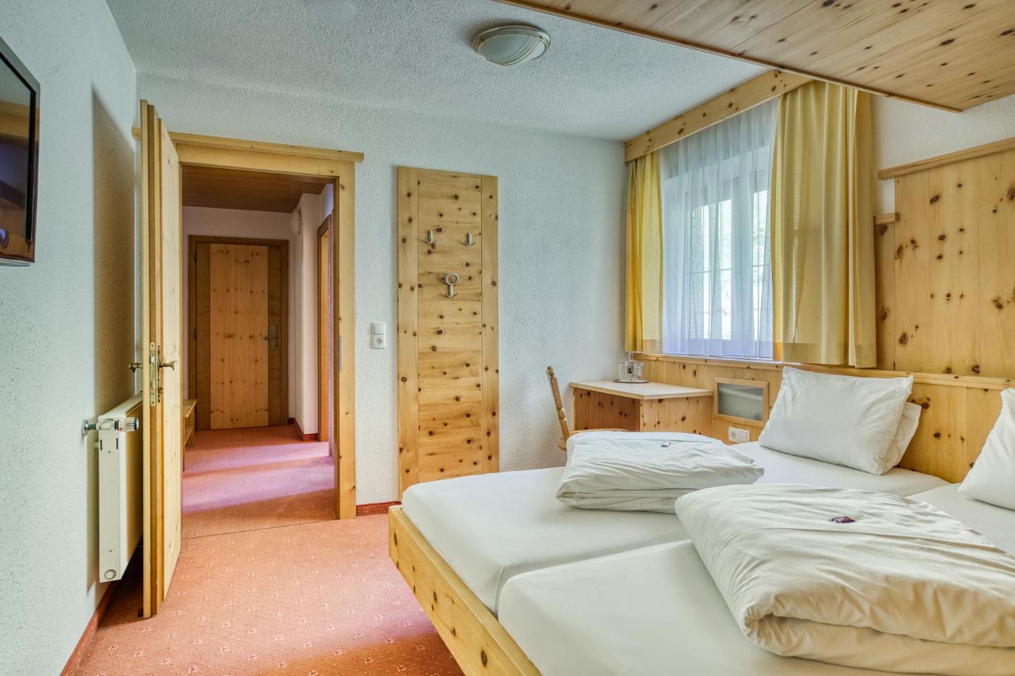 Hotel Jaegerhof Oetz Cameră foto